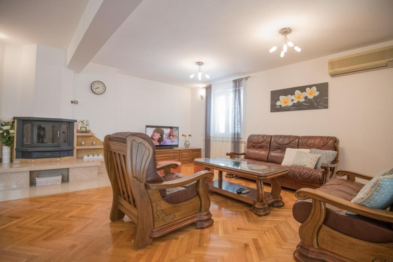 Villa Glorija Grubine Buitenkant foto
