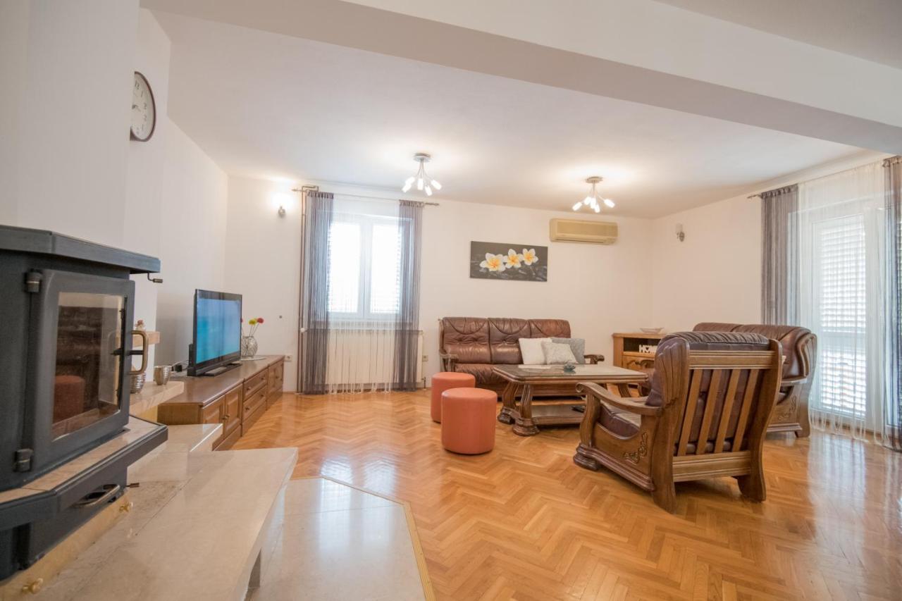 Villa Glorija Grubine Buitenkant foto